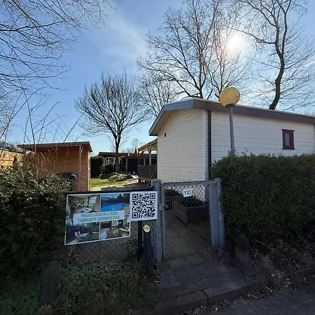 Veluwe Retreats - With Huge Gardens And Private Saunas On Park With Swimming Pool, Cafeteria And Facilities Apartmán