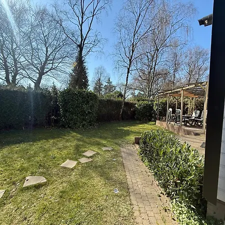 Veluwe Retreats - With Huge Gardens And Private Saunas On Park With Swimming Pool, Cafeteria And Facilities Apartmán Putten