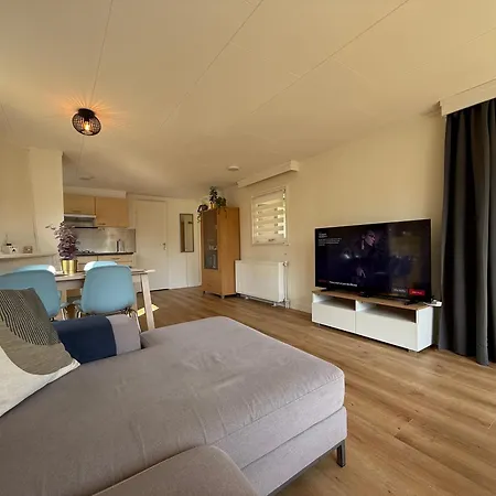 Apartmán Veluwe Retreats - With Huge Gardens And Private Saunas On Park With Swimming Pool, Cafeteria And Facilities