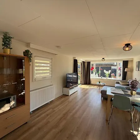 Veluwe Retreats - With Huge Gardens And Private Saunas On Park With Swimming Pool, Cafeteria And Facilities Apartmán