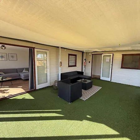 Veluwe Retreats - With Huge Gardens And Private Saunas On Park With Swimming Pool, Cafeteria And Facilities