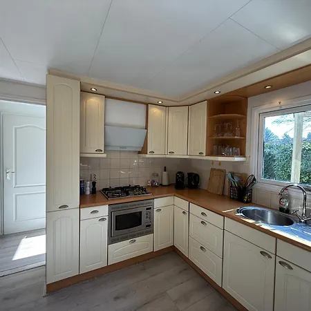 Apartmán Veluwe Retreats - With Huge Gardens And Private Saunas On Park With Swimming Pool, Cafeteria And Facilities Putten